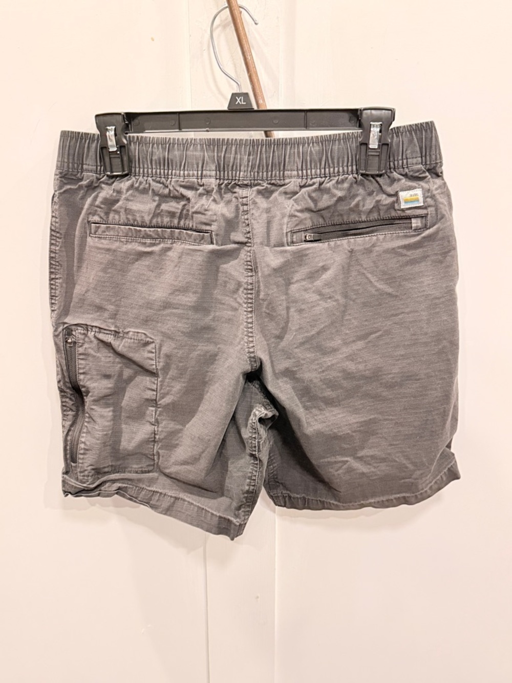 Vuori Men's Drawstring Ripstop Shorts in Light Gray Med - Picture 2 of 4